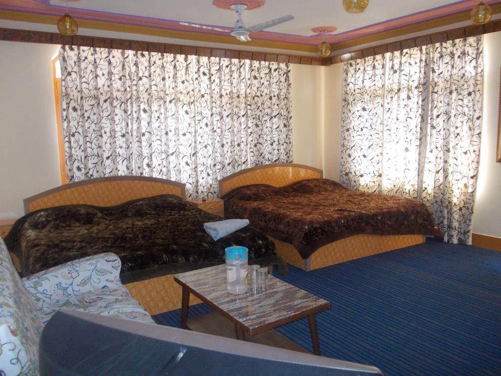Srīnagar Hotel Grand City חדר תמונה