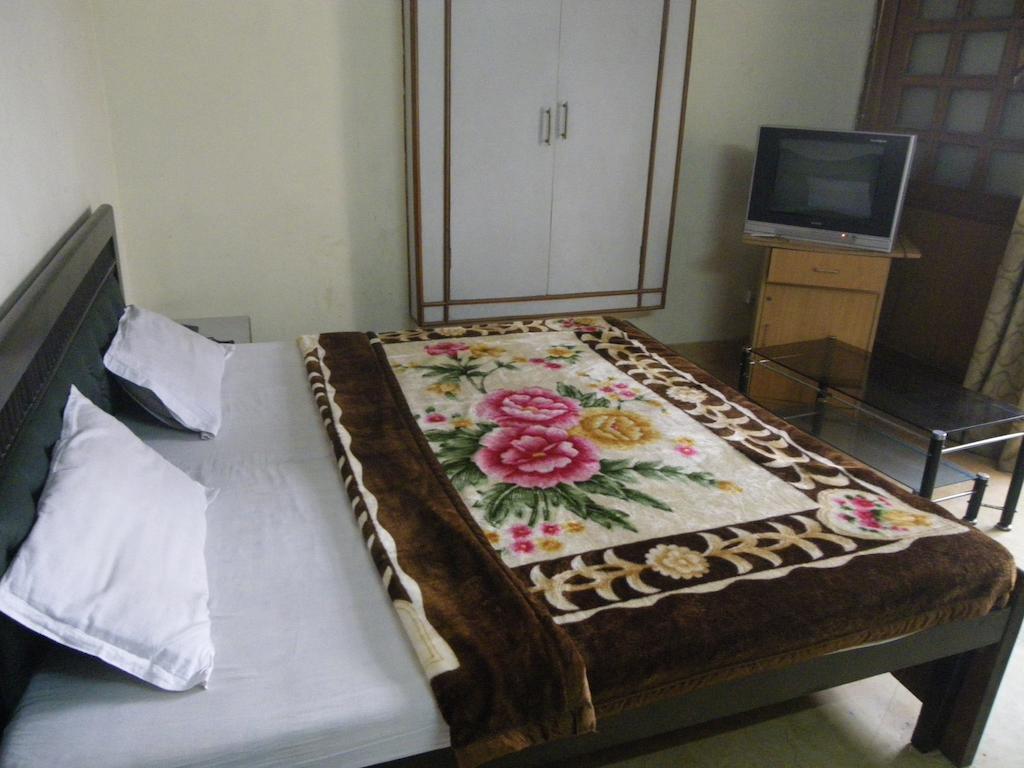 Srīnagar Hotel Grand City מראה חיצוני תמונה