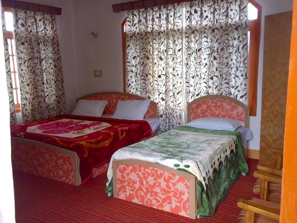 Srīnagar Hotel Grand City מראה חיצוני תמונה