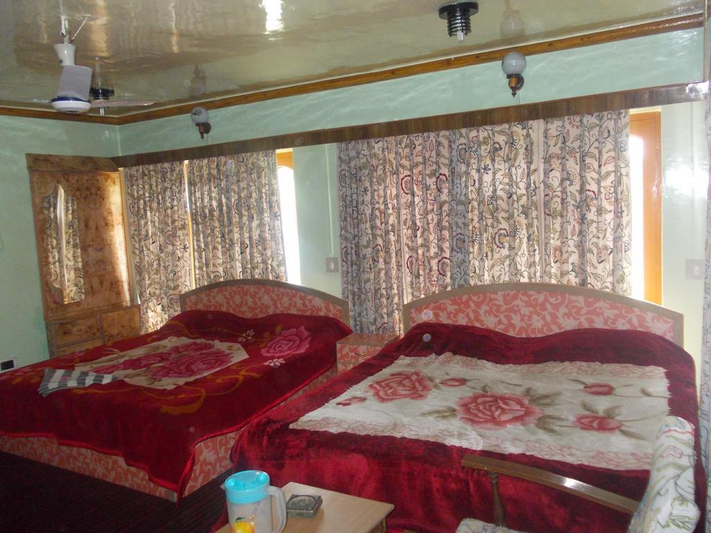 Srīnagar Hotel Grand City מראה חיצוני תמונה